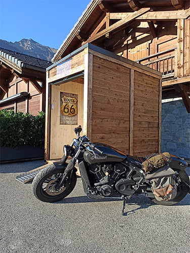 création de box pour motos en bois sur mesure en Haute-Savoie